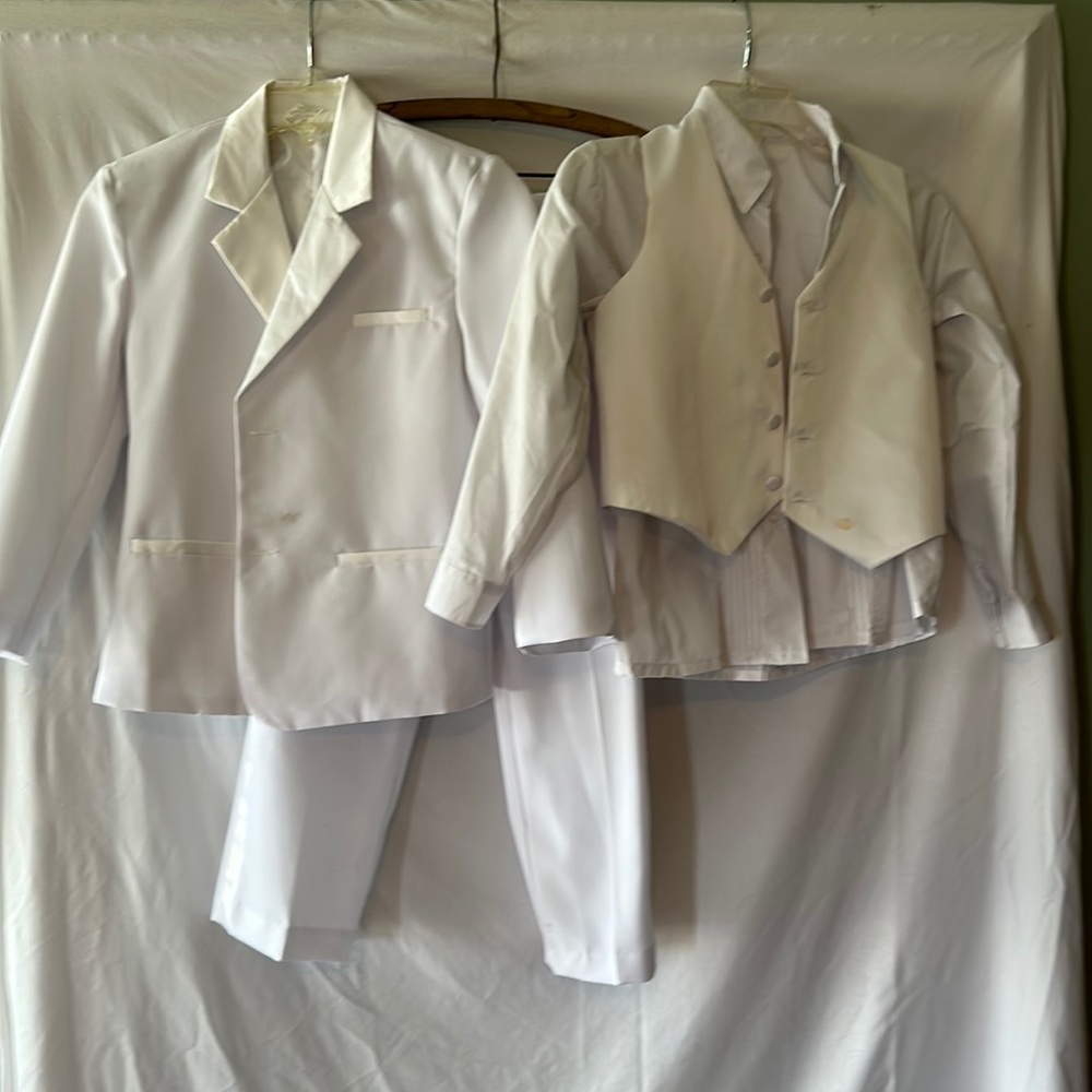White four piece youth suit  size 8